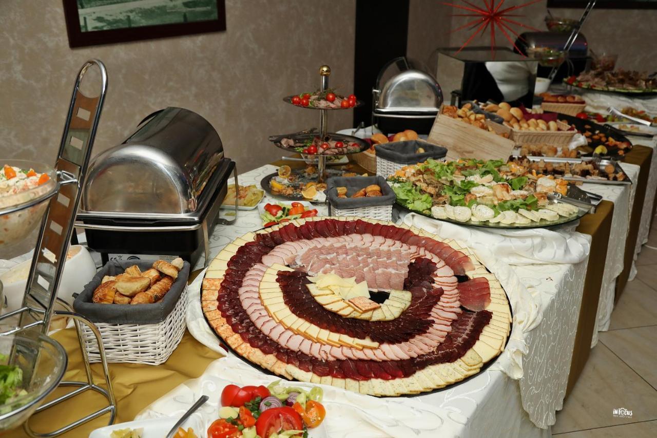 Hotel Jezero بور المظهر الخارجي الصورة