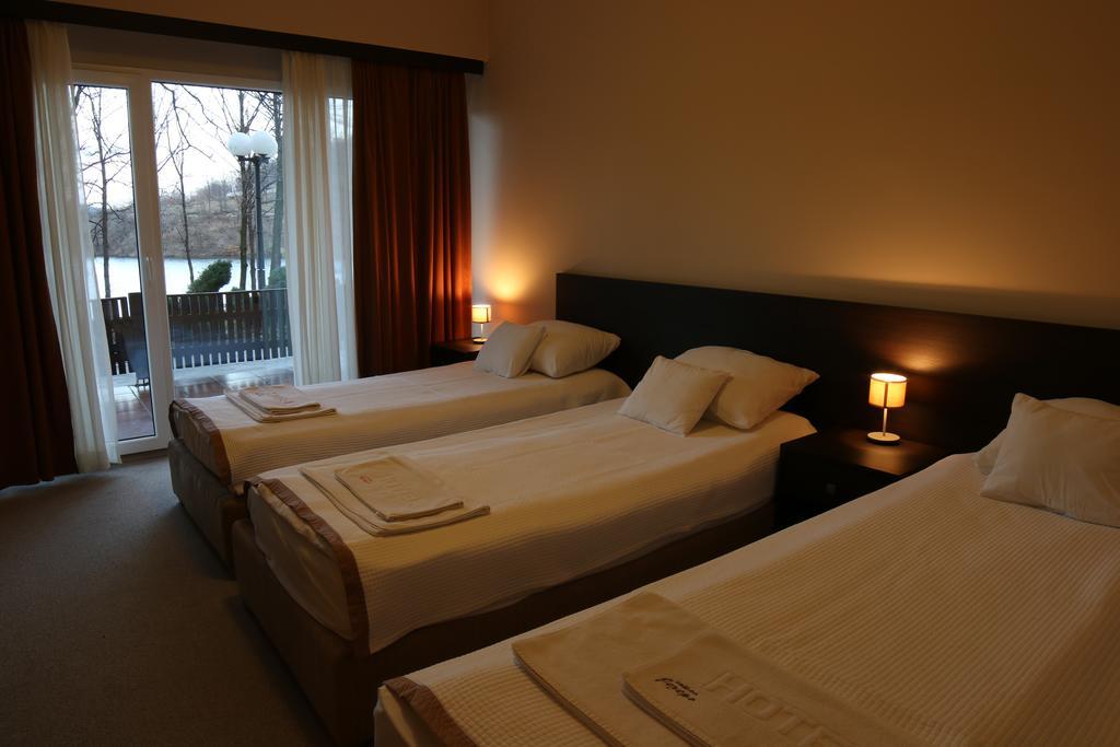 Hotel Jezero بور المظهر الخارجي الصورة