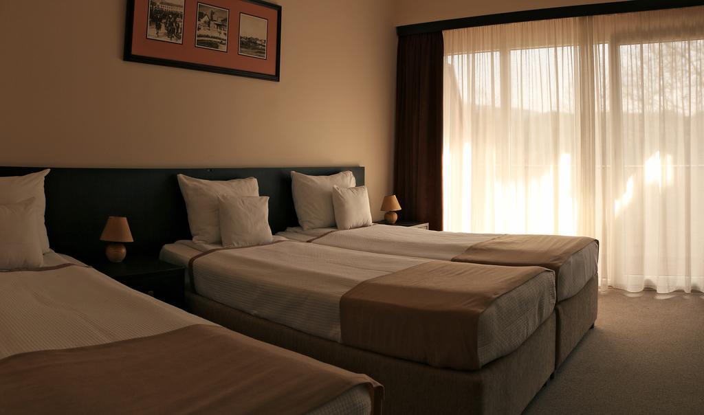 Hotel Jezero بور المظهر الخارجي الصورة