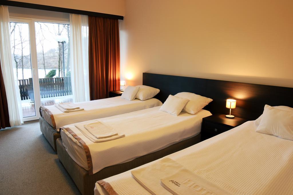 Hotel Jezero بور المظهر الخارجي الصورة