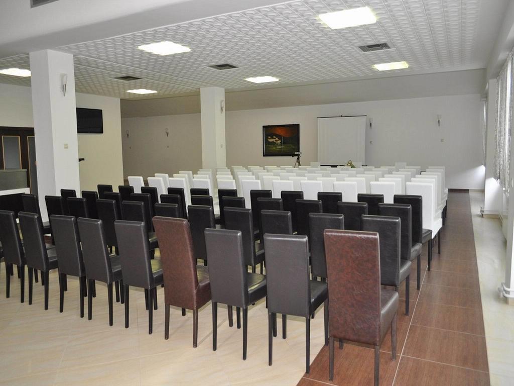 Hotel Jezero بور المظهر الخارجي الصورة