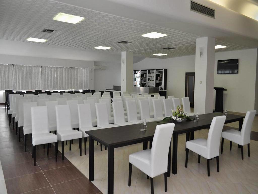 Hotel Jezero بور المظهر الخارجي الصورة