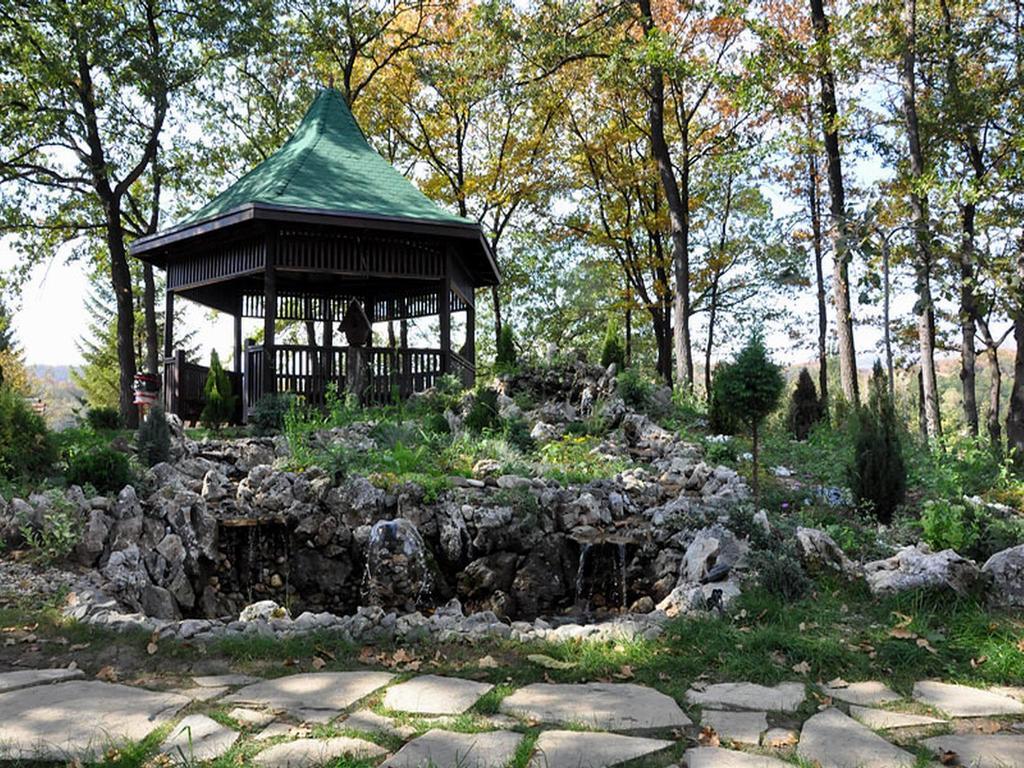 Hotel Jezero بور المظهر الخارجي الصورة