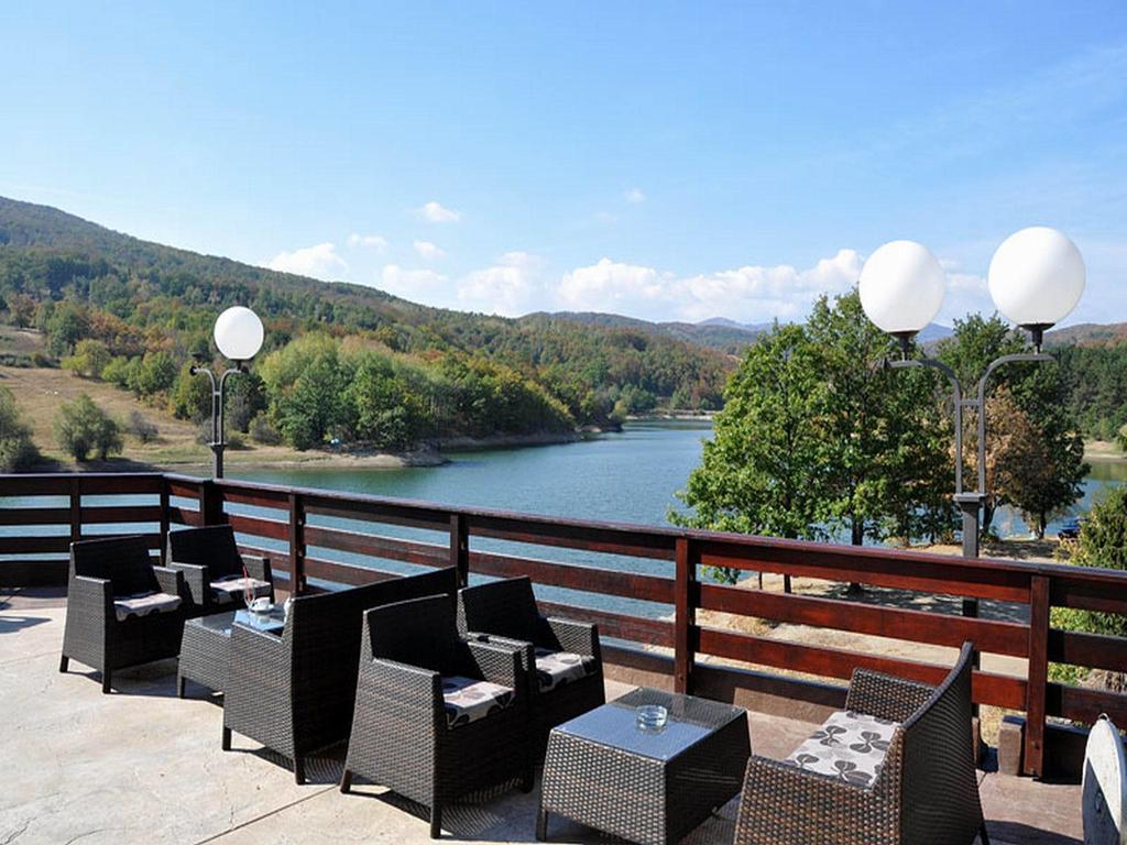 Hotel Jezero بور المظهر الخارجي الصورة