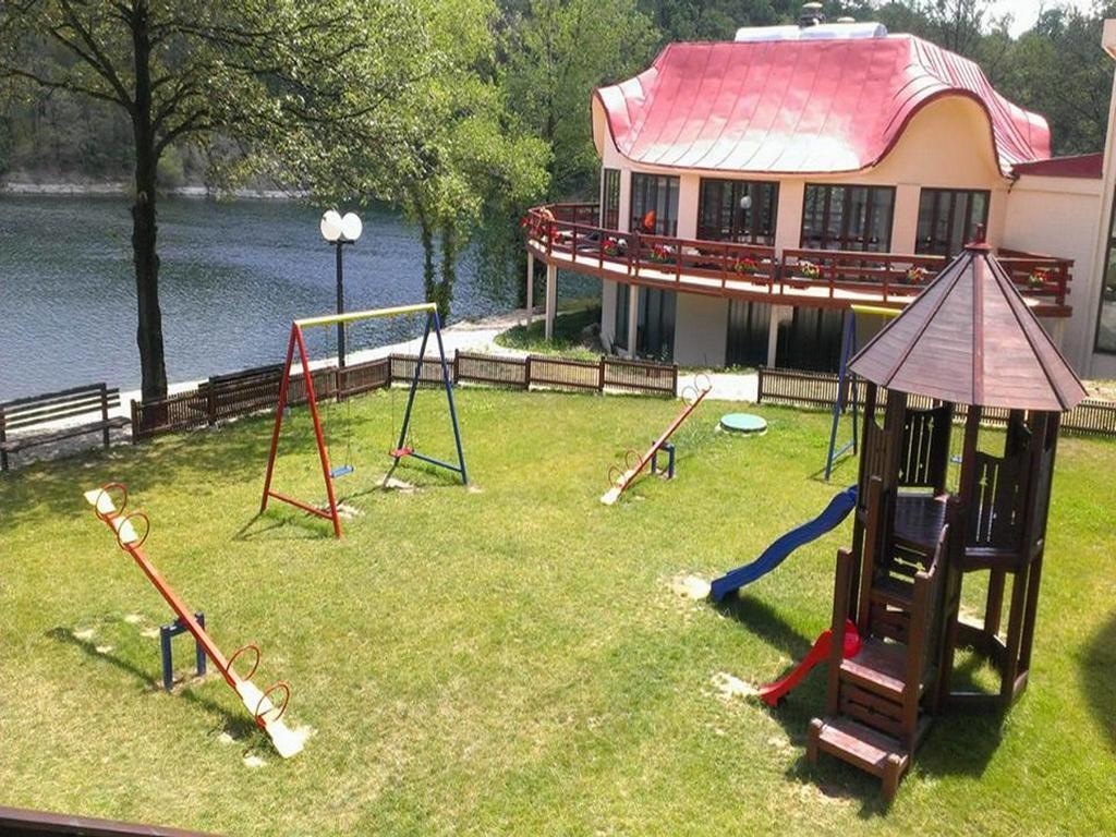 Hotel Jezero بور المظهر الخارجي الصورة
